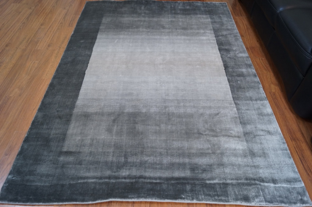 Ковер GRADIATION TENCEL HL 712 BORDER-SILVER
