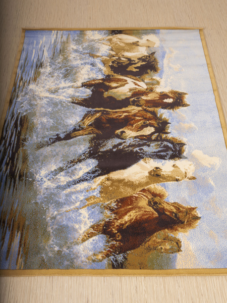 Ковер Hunnu  сувенирный 6S910 82 бегущие лошади